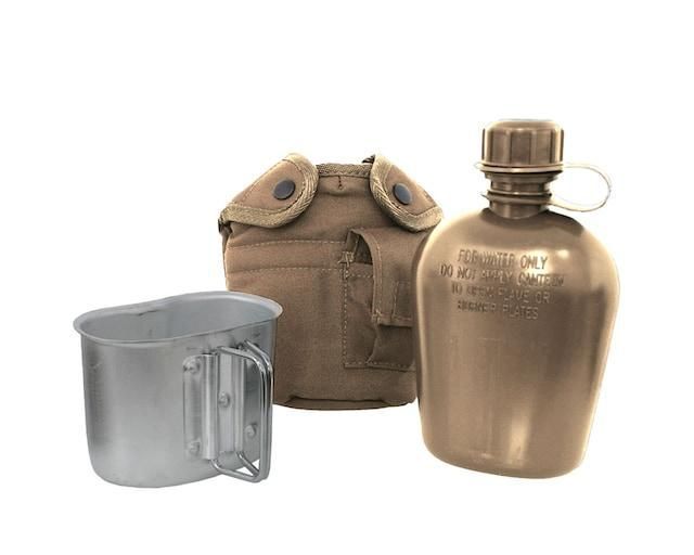 Фляга Mil-Tec US Plastic Canteen з чохлом і чашкою Coyote 14506005 фото